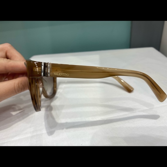 Valentino sunglasses - Picture 3 of 8